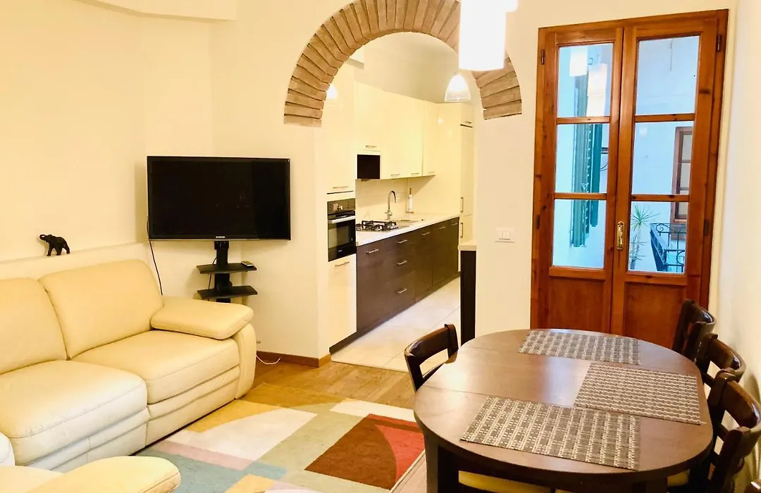 Deluxe Apartment In The Centre Of Florence-1